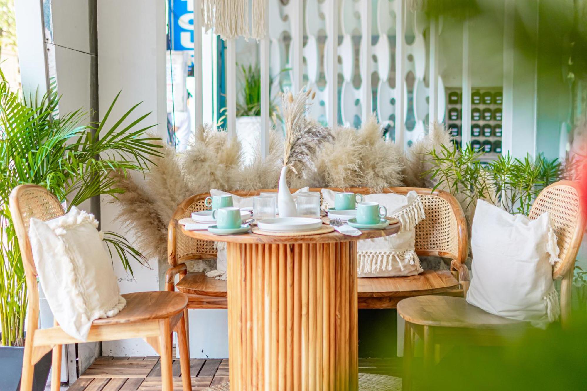 The Color Kata Hotel Екстериор снимка