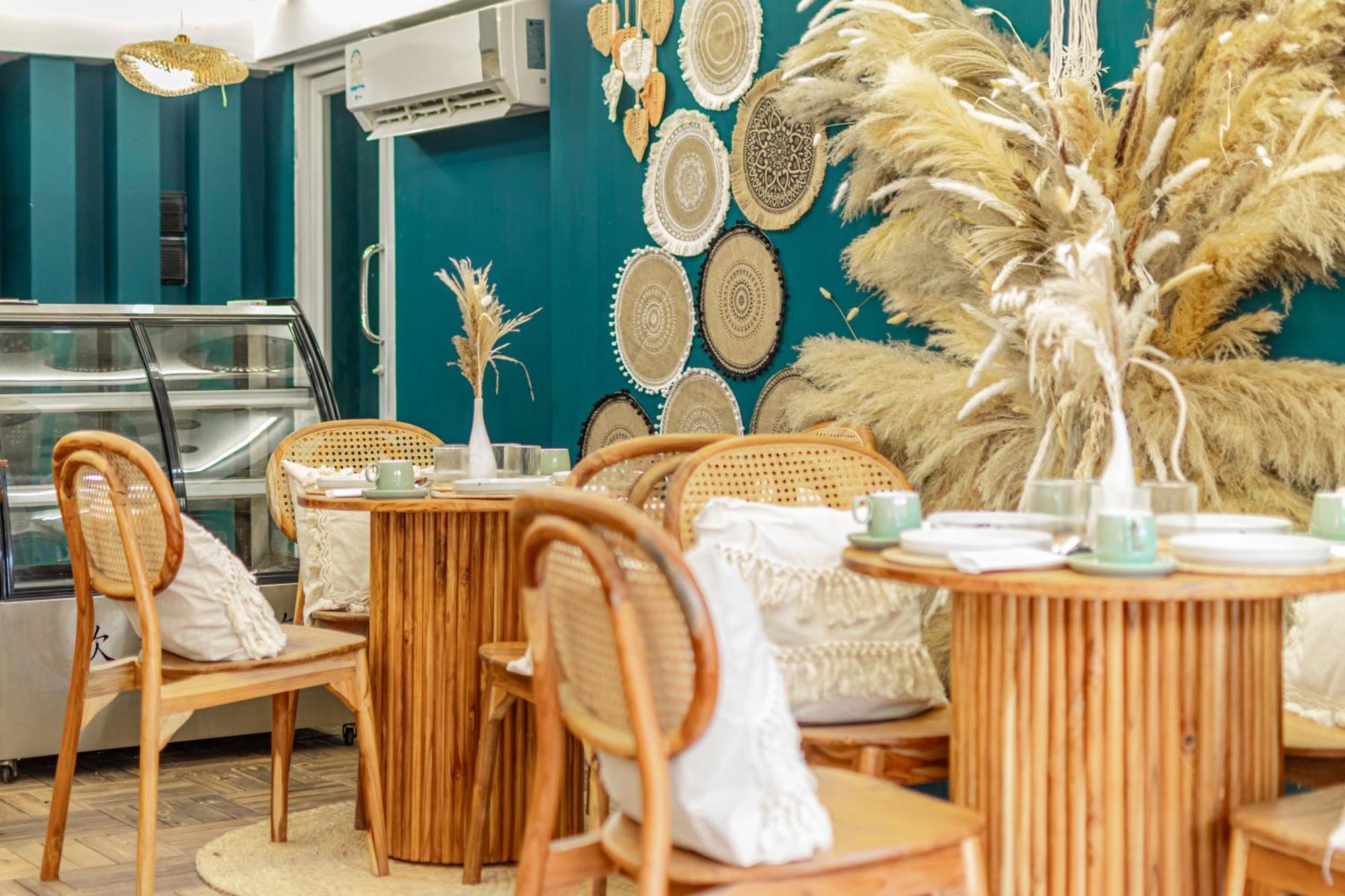 The Color Kata Hotel Екстериор снимка