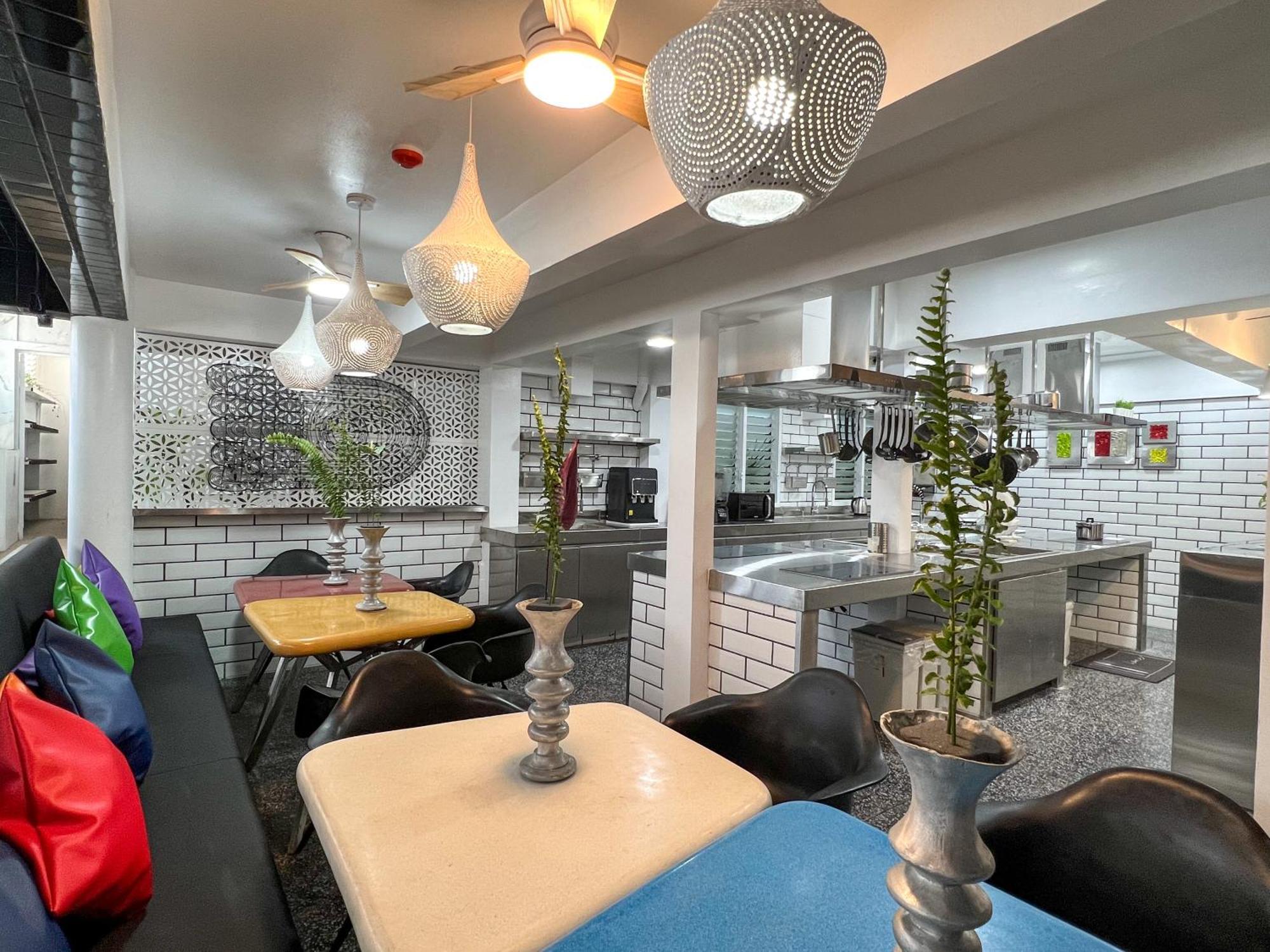 The Color Kata Hotel Екстериор снимка